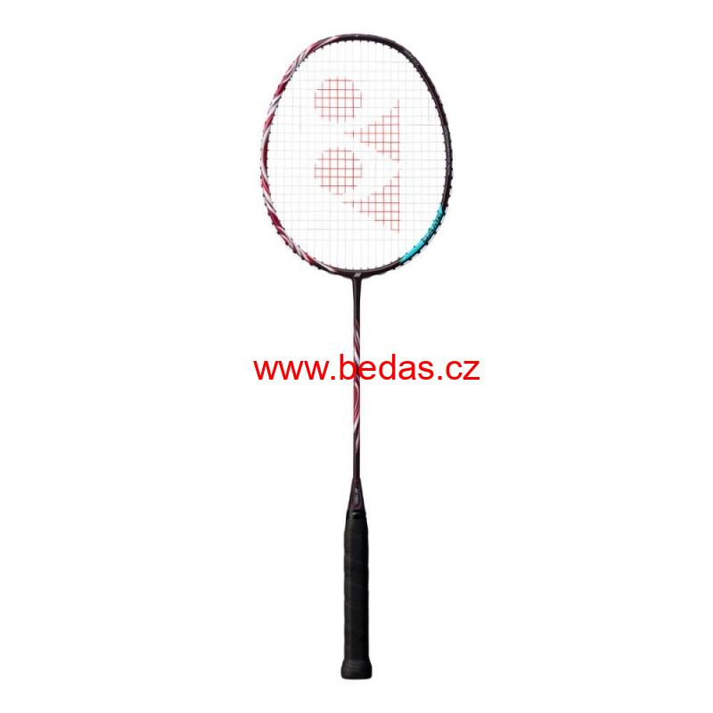 Badmintonová raketa Yonex Astrox 100ZZ KURENAI 4UG5